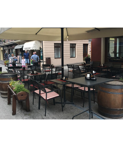 Sedia da esterno in acciaio