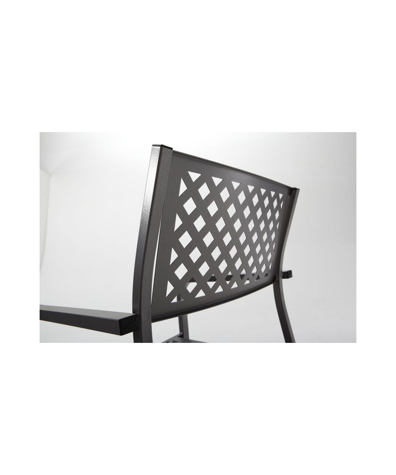 Dettaglio schienale poltroncina da giardino