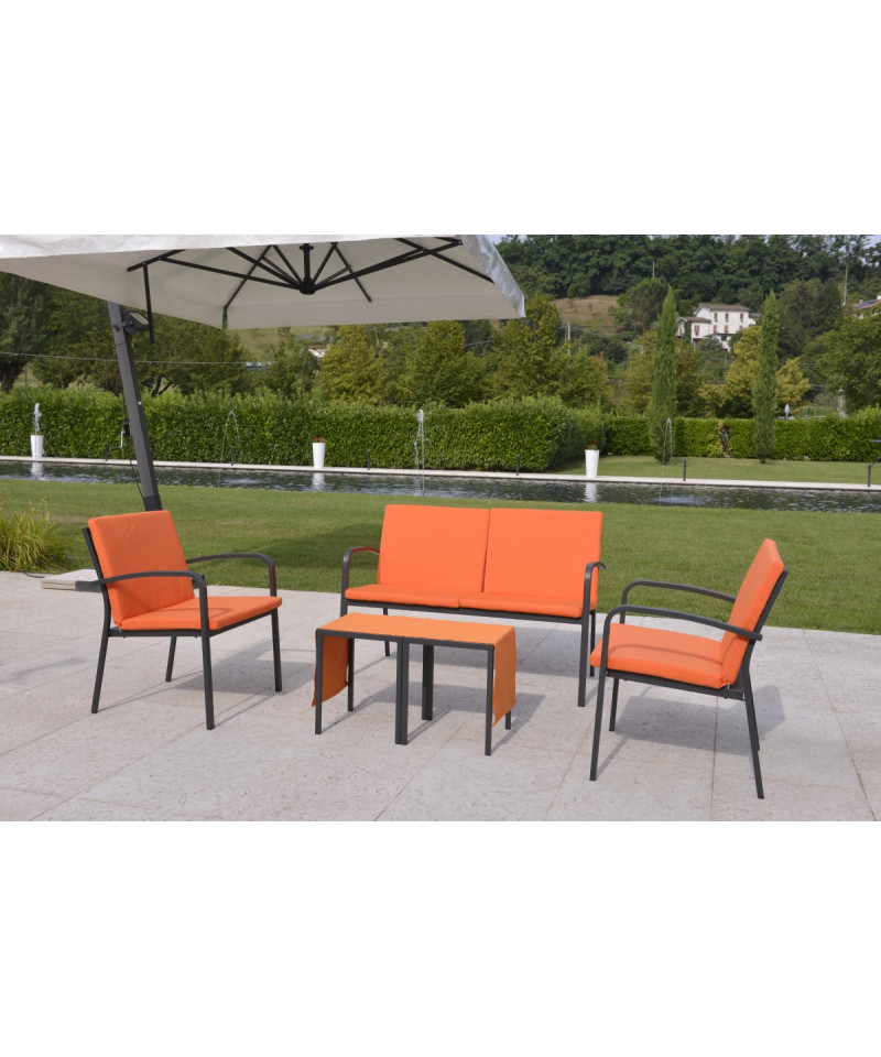 Salottino per esterno con divano e poltrone modello Dorio, struttura antracite e cuscino arancione